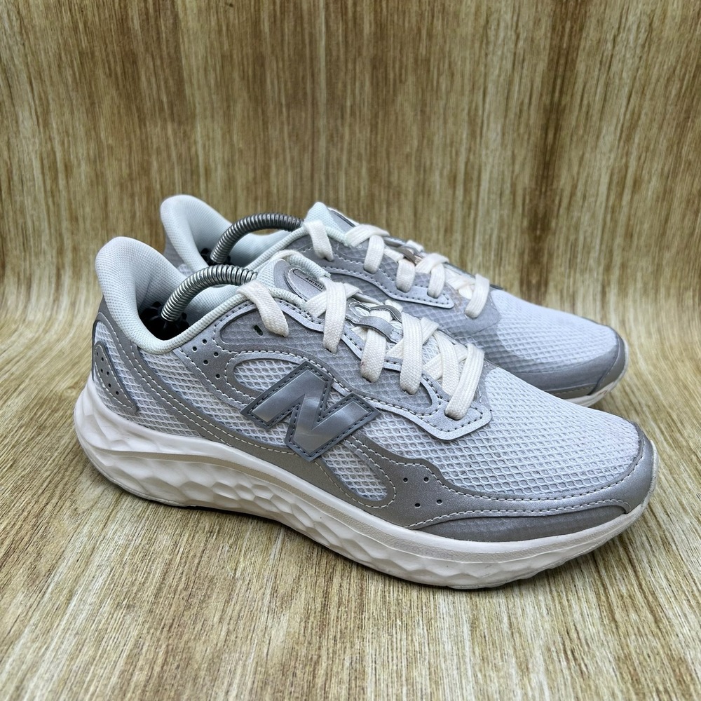 New Balance Fresh Foam Arishi v4 Tiralux Women's Size 8 Silver White WARISTS4